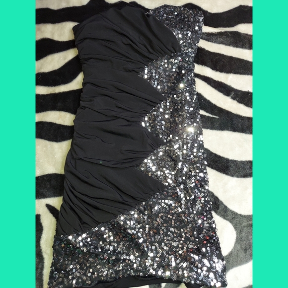 Black & Sparkly Sequence City Triangles Club Dress - Picture 1 of 2